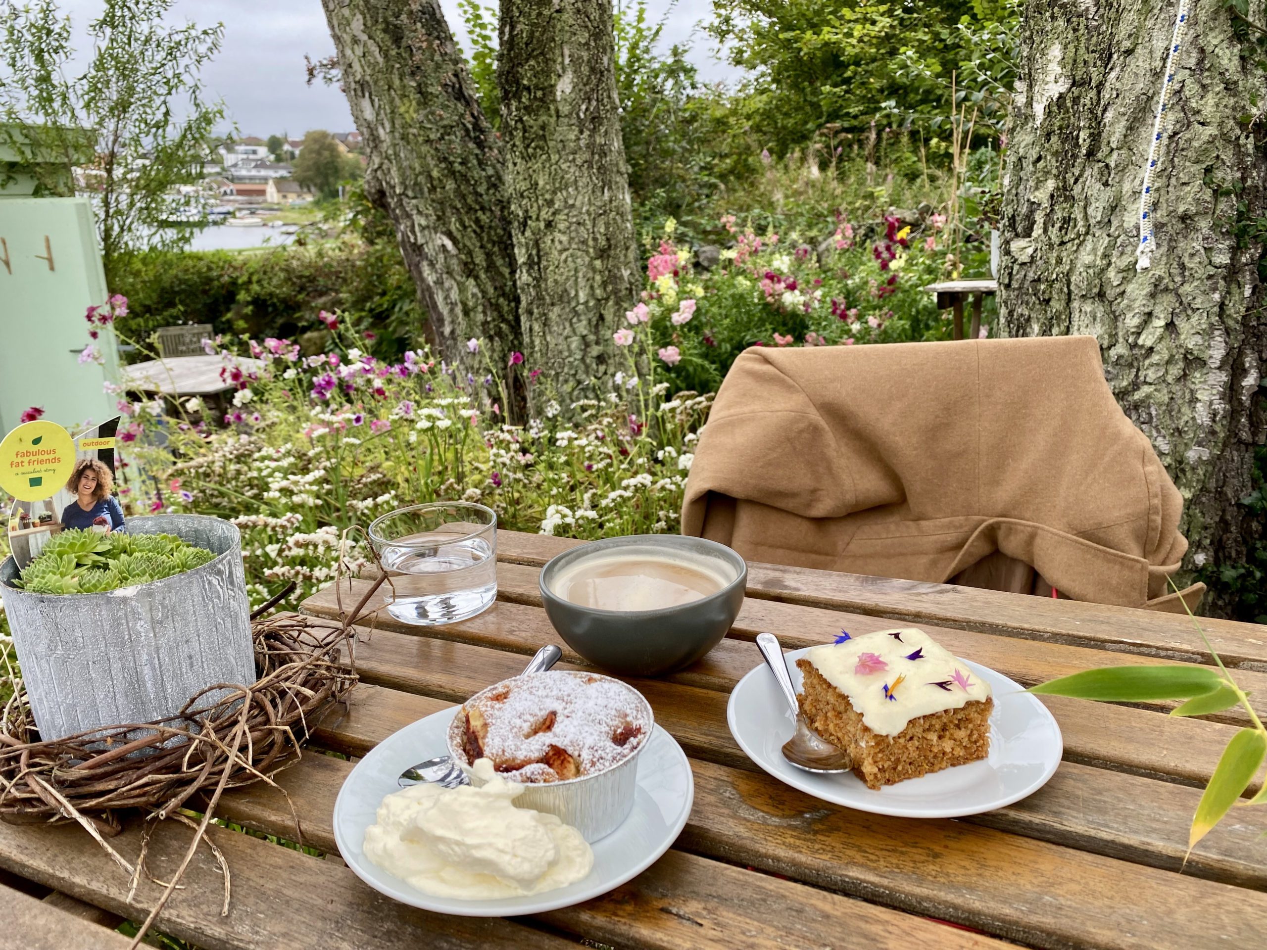 Humlefabrikken kafe gartneri hundvåg
Søndagsåpne kafeer på Jæren